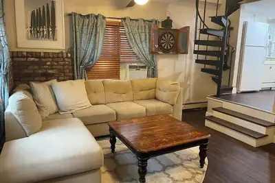 Image de Private Two Level Condo In Salem’s Historic District