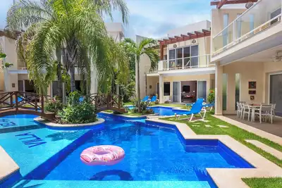 Image de Luxury villa in Tulum with pool, fit 20ppl -10min from the beach!