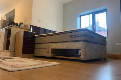 Image de One Lovely Apartmt 1 Double & 2 Camp Beds