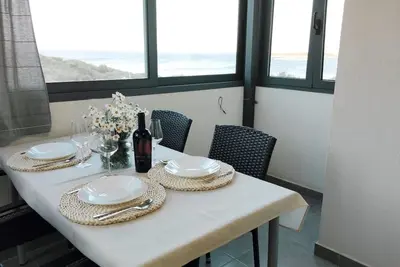 Image de Appartement de deux chambres avec la terrasse et la vue sur le mer Milna, Vis (A-21184-c)
