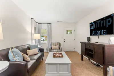 Explore Decatur from a Warm 2br Bungalow with Outdoor Firepit | Walking Distance to Food + Drinks