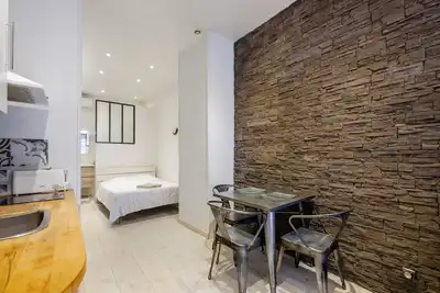 Image de Studio 'Appartement Cosy - Sur Le Port' avec jardin partagé, Wi-Fi et climatisation