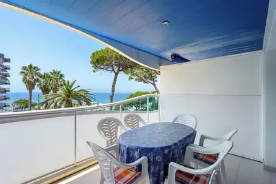 Image de Appartement exclusif pour familles 'Les Ones' à 50 mètres de la plage avec piscine partagée