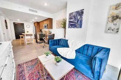 Image de Charming 1 Bed plus Den Downtown Free Parking