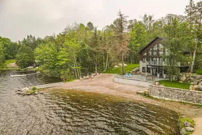 Image de Stoney Lake Beach House