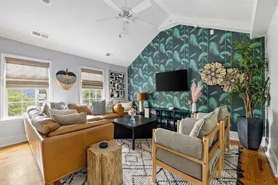 Image de Stylish Getaway in Downtown Charleston