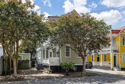 Image de Classic Charleston Home, Steps to King, 5br/6ba