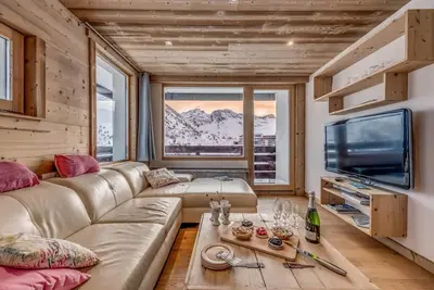 Image de 6ème étage, vue montagne, balcon, télévision, casier à ski, 55m², Tignes