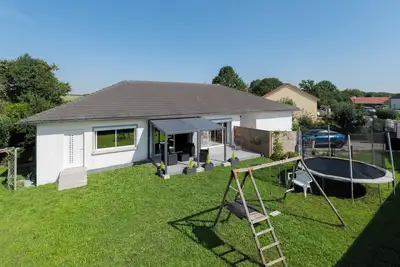 Image de Maison Ă la campagne avec piscine