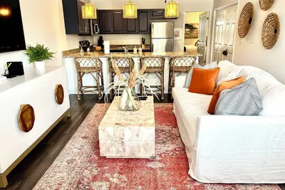 Image de Luxury 3 bedroom, professionally furnished home 1 mile from Clemson University!