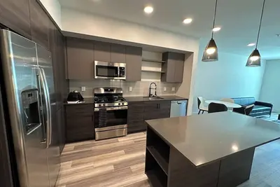 Image de Luxury one-bedroom in nice area Must See