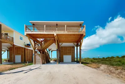 Image de Dog-friendly house in Gilchrist with expansive deck & water view