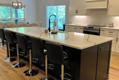 Image de Experience Lake Tuscaloosa views from your 5-bedroom Northport retreat
