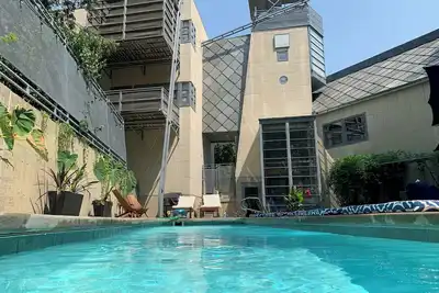 Image de The Architect’s Modern Castle