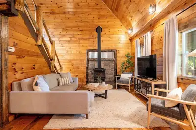 Image de Escape to Sage Creek Cabin: 5 Acres + Privacy + Hot Tub + Fire Pit