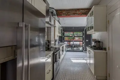 Image de King Bed | Free Parking | Arcade | Fire Pit