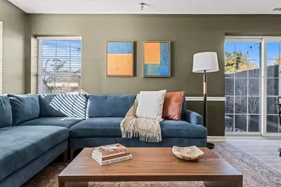 Image de Spacious | Balcony | Central | Hosted By StayRafa