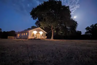 Image de Dairy Barn Charm - Close to Sfa and Nacogdoches with Country Quiet