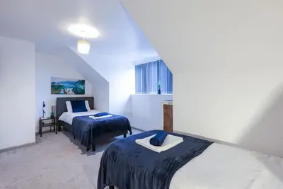 Image de 3 Bed flat - Near Leeds City Centre- Free parking/Wifi/Fits 7