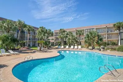 \"Relaxing Stay with Comfort, Style, and Gulf Views-Good Vibes Condo in Biloxi! \"