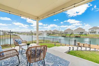 Image de 🌸Gorgeous Lakeview in the Heart of Katy🌸