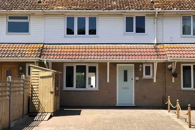 Image de 3 Bed House - Sleeps 6 - Garden - Parking - Wifi