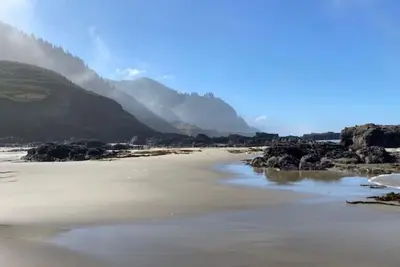 Image de Where Views, Stars & Wildlife Meet: Your Secluded Cliffside Escape Awaits!