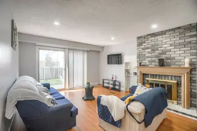 Image de Bright, cozy and comfortable single family apartment with separate entrance