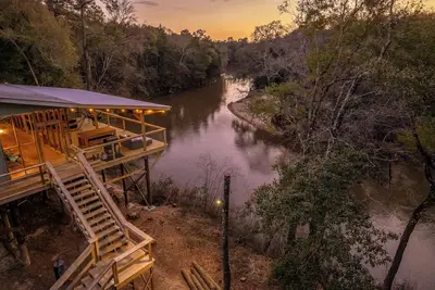 Image de Charming River House, escape from the hustle and bustle of everyday life.