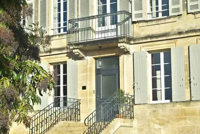 Image de Stylish historical home in the Bordeaux vineyard