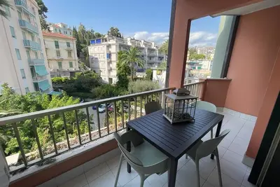 Image de Botanical Modern Apartment A Stone'S Throw From The Sea