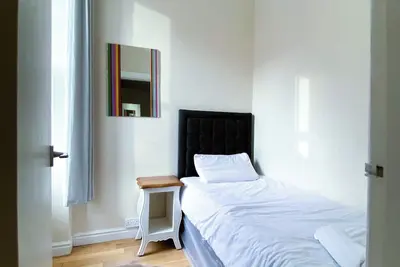 Image de 1 Minute From Royal Mile, Large 5 Bed Apartment