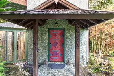 Image de A beautiful Balinese style beach home by the famous Kehena Black Sand Beach