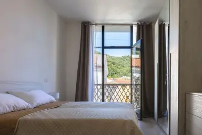 Image de Vacation home near the sea and hiking trails, ideal for groups