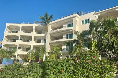 Image de Lovely condo on marina short walk to beach restaurants and shops gated community
