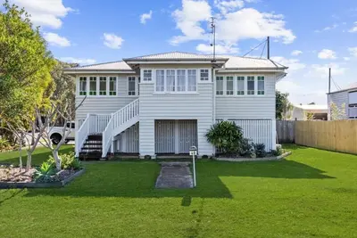 Image de Light filled haven in the heart of Urangan