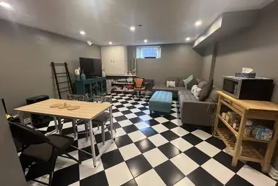 Image de Cozy and luxurious guest suite with 2 bedrooms &private entrance in North London