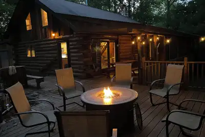 Image de Beautiful Log Cabin on Trillium Lake with Sauna & Pontoon included! Great Rates!