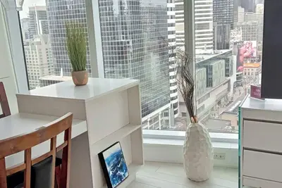 Image de Luxury 2 Bedrooms condo @EatonCenter