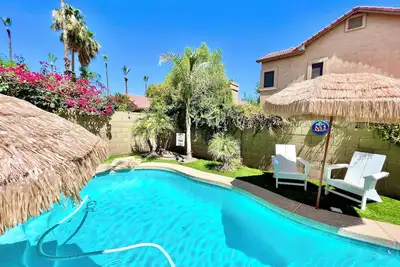 Image de Pet friendly Desert Oasis for family & friends. Relax, Swim, Golf, & Much More!