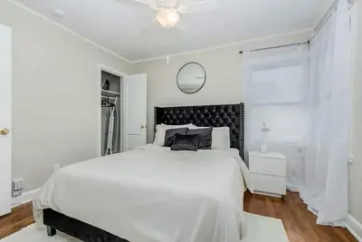 Image de Cozy 2br/2ba Close to Downtown Nfl Panther Stadium