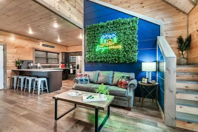 Image de Mountain Spring Escape, Hot Tub, Kids Slide, Pool