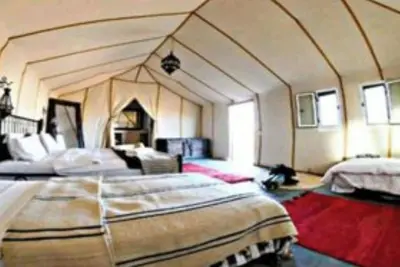 Image de Camp de luxe dans le désert d'Erg Lihoudi