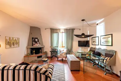 Cozy Apartment in the heart of Chianti (Private Garden + Free Parking)