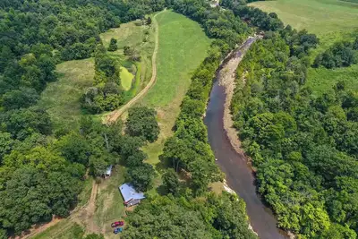 Image de 330 Acre Private Ranch with 1. 5 miles on the Big Piney