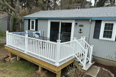 Cape Escape in North Truro. Completely renovated. 1/2 mile walk to the beach.
