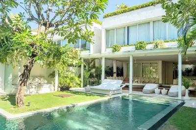 Image de Luxury! 3 Br Private Pool Villa Seminyak near Canggu