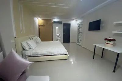 Image de Suite Rosenbaum, Guitar Palace