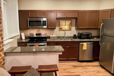 Image de Heart of Athens Apartment - Nestled between Uga Campus and Classic Center