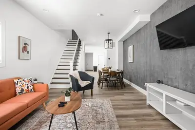 Image de Board Games & Backyard Hangouts | Sleeps 6 + Pets